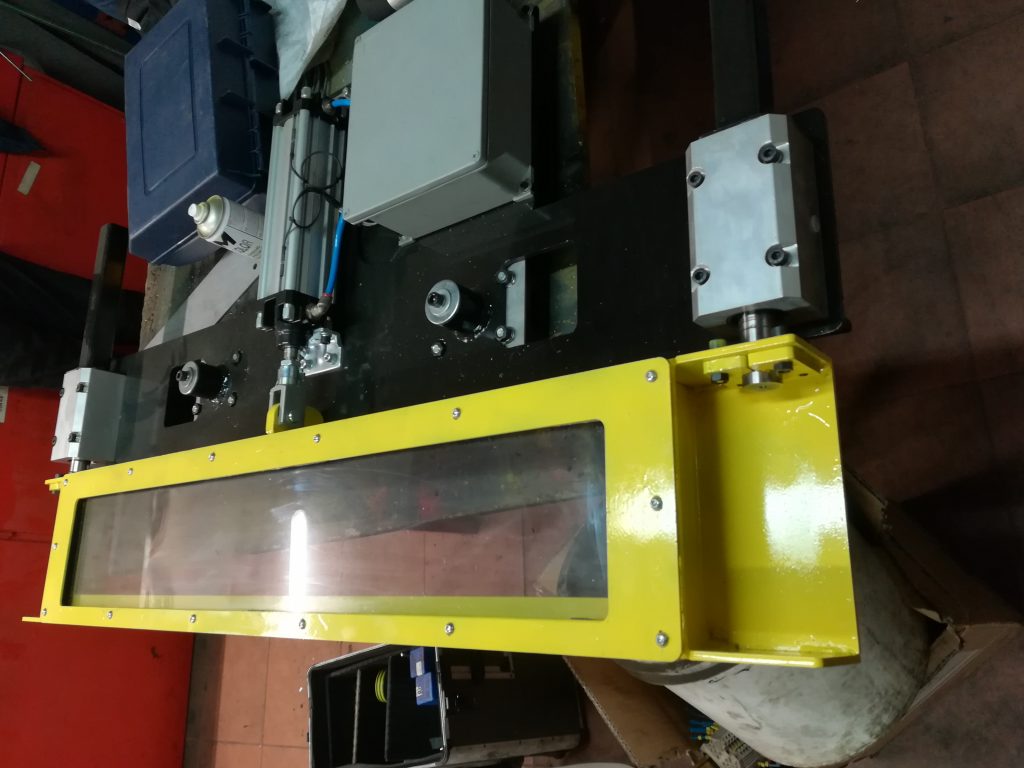 Eccentric press window