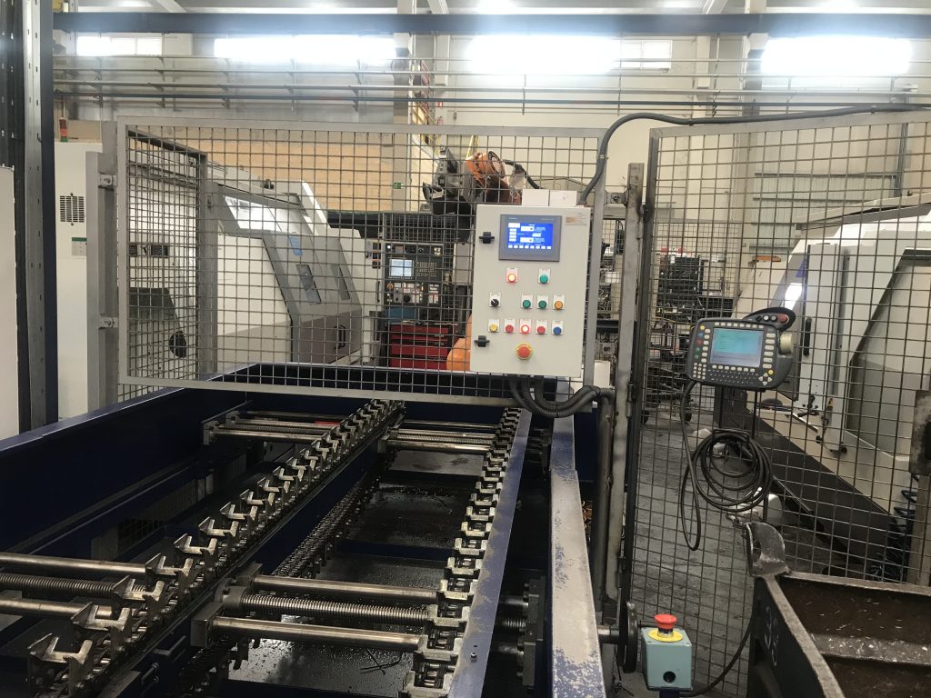 2 CNC TORNU KOBRATZEKO ROBOT ZELULA